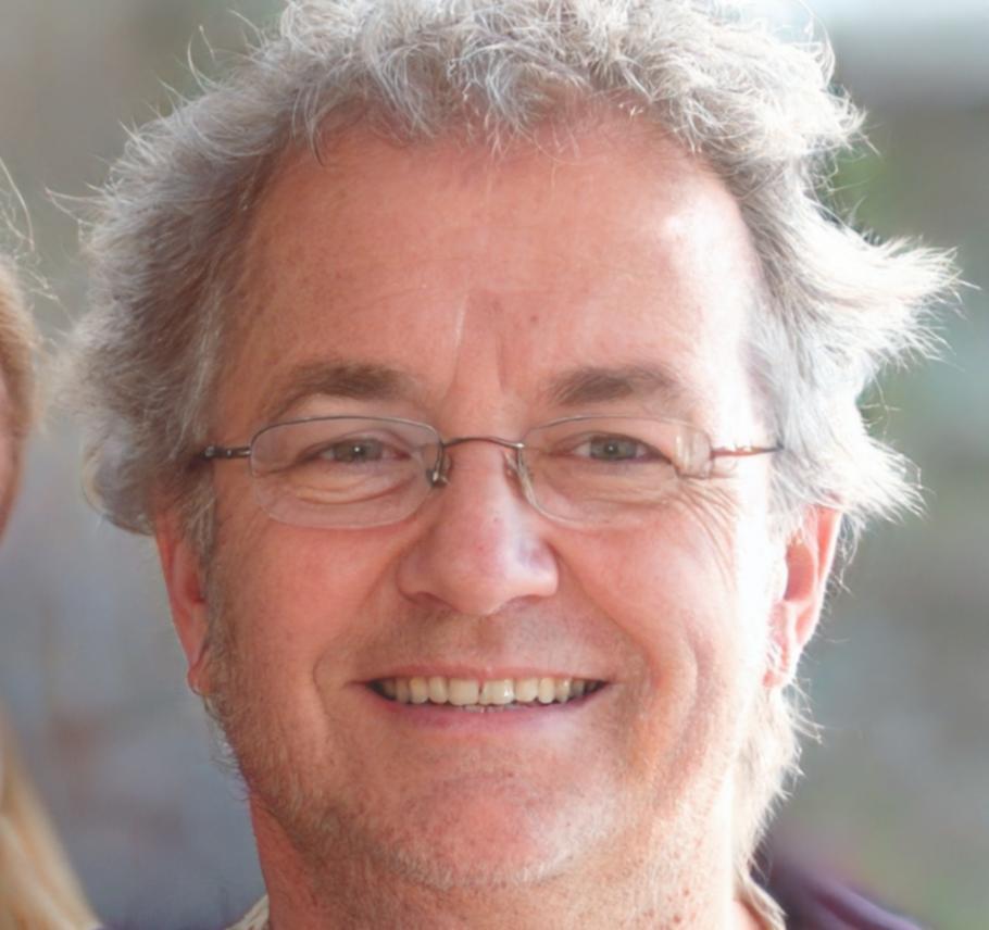 Retrato profesional de miembro del equipo